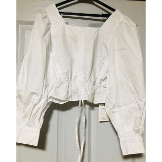 グレイル(GRL)の新品　GRL グレイル　丈短シャツ(シャツ/ブラウス(長袖/七分))