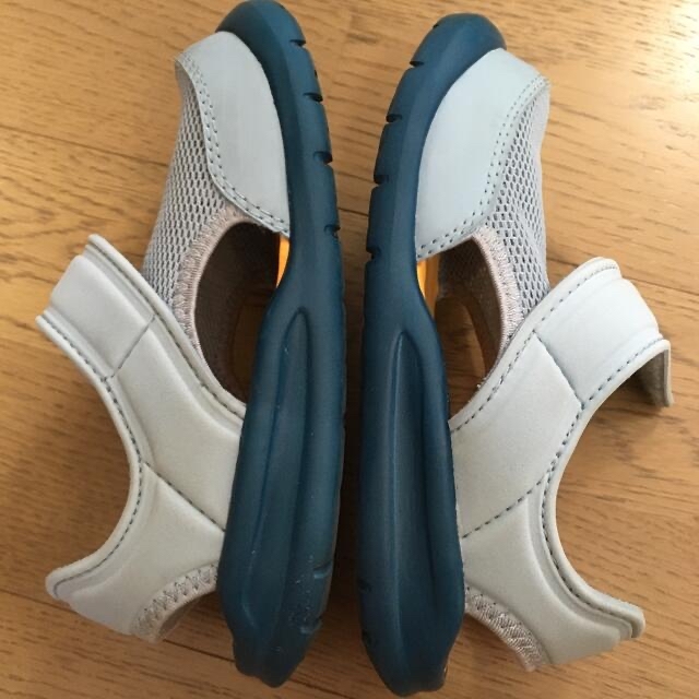 adidas(アディダス)のアディダス　サンダル　16cm キッズ/ベビー/マタニティのキッズ靴/シューズ(15cm~)(サンダル)の商品写真