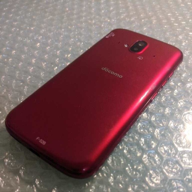 美品 simフリー docomo 富士通 F-52B らくらくスマートフォン