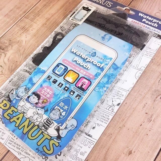 SNOOPY(スヌーピー)のスヌーピー スマホケース 防水ケース 防水ポーチ スマホ/家電/カメラのスマホアクセサリー(iPhoneケース)の商品写真