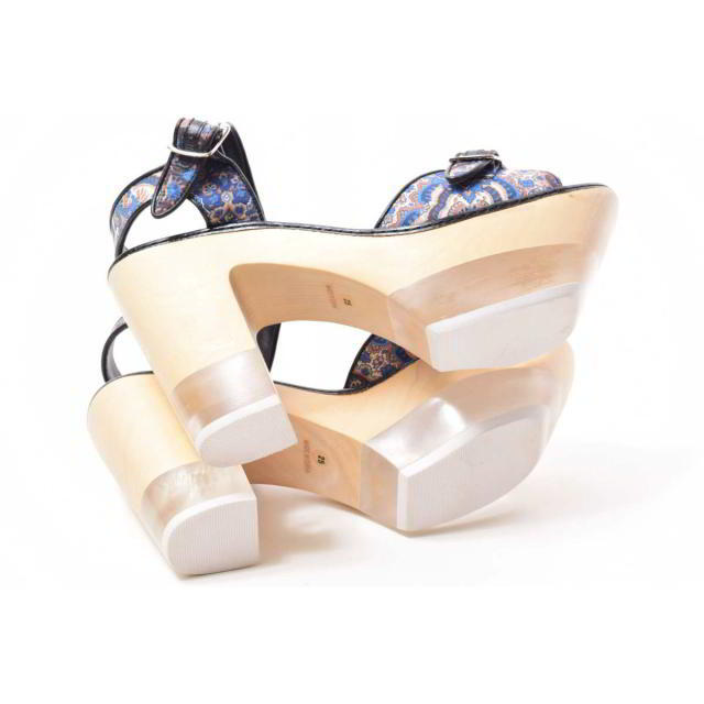 MIHARAYASUHIRO(ミハラヤスヒロ)のMIHARA YASUHIRO レザートリムプリントアンクルストラップ サンダル レディースの靴/シューズ(サンダル)の商品写真