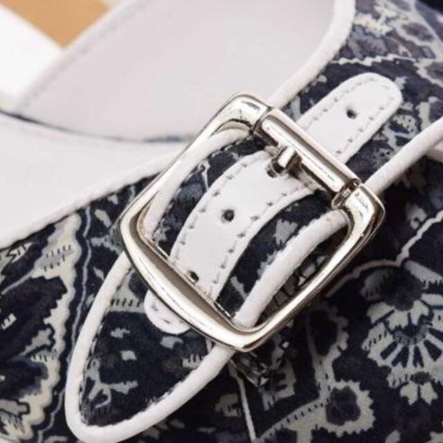 MIHARAYASUHIRO(ミハラヤスヒロ)のMIHARA YASUHIRO レザートリムプリントアンクルストラップ サンダル レディースの靴/シューズ(サンダル)の商品写真