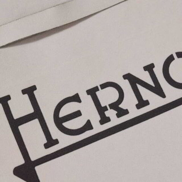 HERNO(ヘルノ)のHERNO ベルト付 ゴム引き スプリング コート レディースのジャケット/アウター(その他)の商品写真