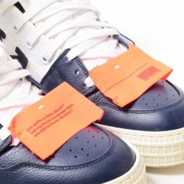 OFF-WHITE(オフホワイト)のOFF-WHITE Court Tumbled ハイカット スニーカー メンズの靴/シューズ(スニーカー)の商品写真