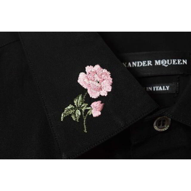 Alexander McQueen(アレキサンダーマックイーン)のAlexander McQueen ラペル刺繍 ストレッチ ドレスシャツ メンズのトップス(シャツ)の商品写真