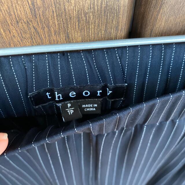 theory(セオリー)のtheory ネイビー×白　ストライプ　パンツ レディースのパンツ(カジュアルパンツ)の商品写真