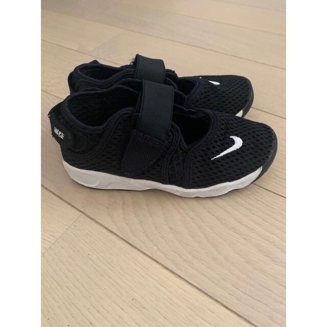 NIKE(ナイキ)のNIKE  エアリフト　キッズ キッズ/ベビー/マタニティのキッズ靴/シューズ(15cm~)(スニーカー)の商品写真