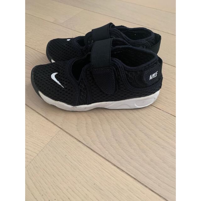 NIKE(ナイキ)のNIKE  エアリフト　キッズ キッズ/ベビー/マタニティのキッズ靴/シューズ(15cm~)(スニーカー)の商品写真