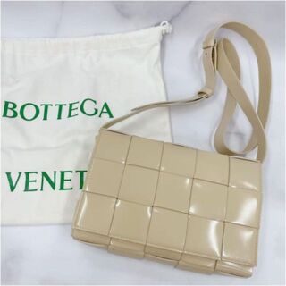 ボッテガ(Bottega Veneta) ショルダーバッグ(レディース)（ゴールド 