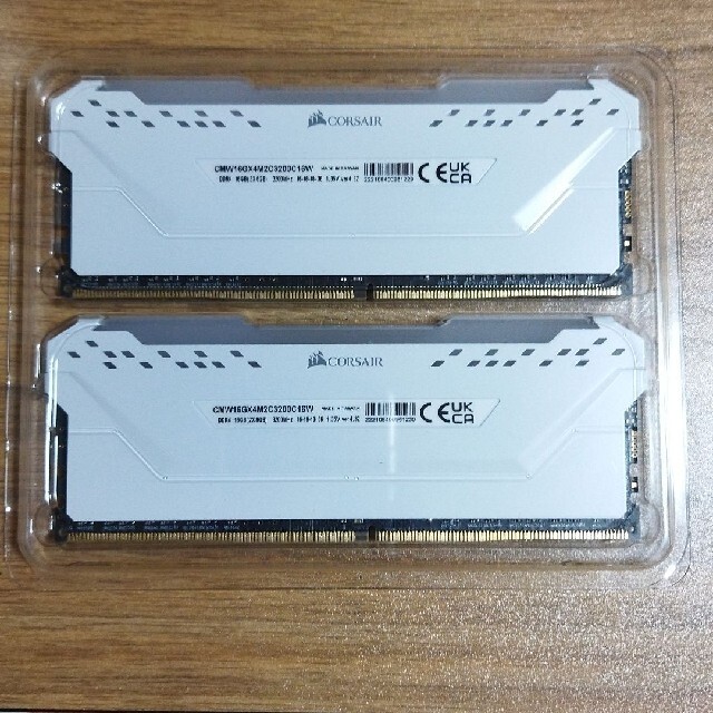 CORSAIR　メモリー　８GB× 2PCパーツ