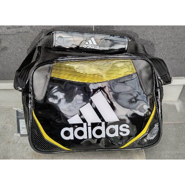 Adidas Adidas エナメル素材スポーツバッグの通販 By ロータス S Shop アディダスならラクマ Adidas Adidas エナメル素材スポーツバッグの通販 By ロータス S Shop アディダスならラクマ