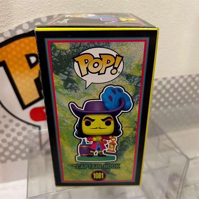 Disney(ディズニー)のFUNKO POP! ピーターパン　フック船長　ブラックライトシリーズ限定 エンタメ/ホビーのフィギュア(アニメ/ゲーム)の商品写真