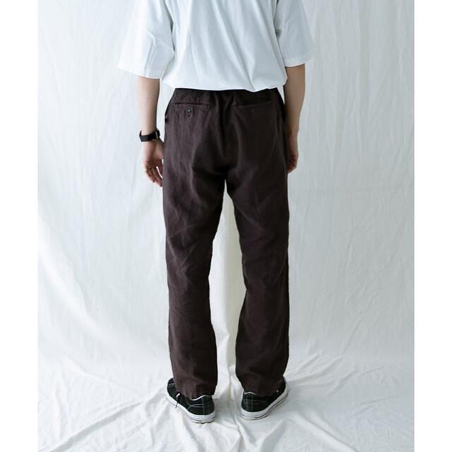 COMOLI(コモリ)のCONFECT インターライニングリネンテーパードトラウザーズ パンツ メンズのパンツ(スラックス)の商品写真