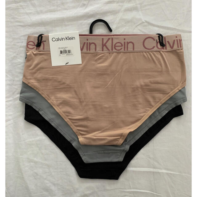 Calvin Klein(カルバンクライン)の新品　カルバンクライン　ビキニ　3枚組マルチカラー　S レディースの下着/アンダーウェア(ショーツ)の商品写真