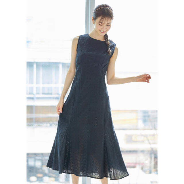 良質 tocco - 新品未使用 バックレースアップコットンカットワークレース刺繍ノースリーブワンピ ロングワンピース+マキシワンピース