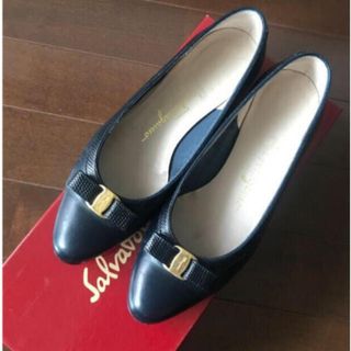 サルヴァトーレフェラガモ(Salvatore Ferragamo)のフェラガモ☆ネイビー(ハイヒール/パンプス)