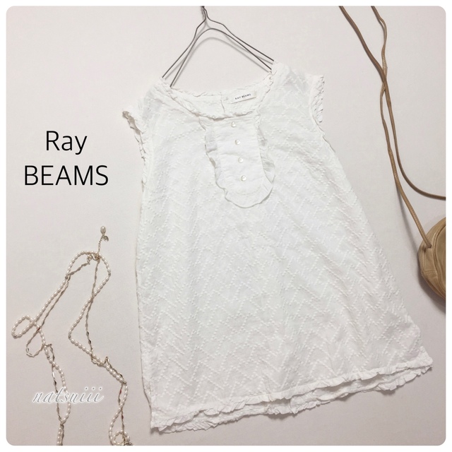 Ray BEAMS(レイビームス)のRay BEAMS ビームス . 刺繍 バックボタン ノースリーブ プルオーバー レディースのトップス(シャツ/ブラウス(半袖/袖なし))の商品写真