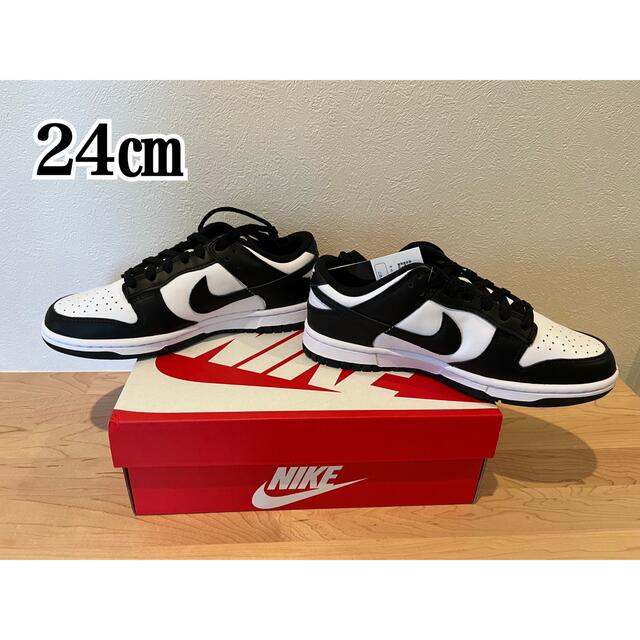 NIKE(ナイキ)のNIKE WMNS Dunk Low "White/Black" 24cm レディースの靴/シューズ(スニーカー)の商品写真