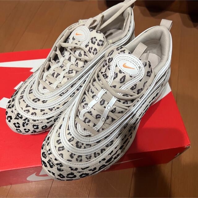 NIKE(ナイキ)のNIKE air max 97 SE レオパード　サンドベージュ レディースの靴/シューズ(スニーカー)の商品写真