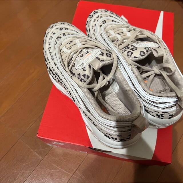 NIKE(ナイキ)のNIKE air max 97 SE レオパード　サンドベージュ レディースの靴/シューズ(スニーカー)の商品写真