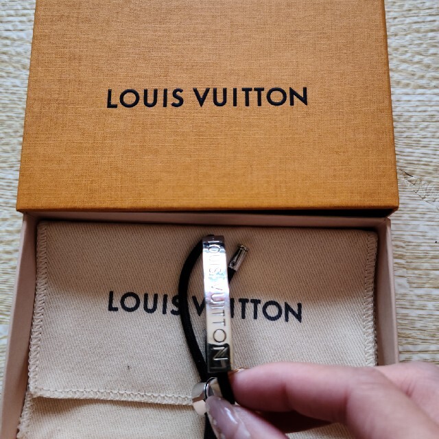 LOUIS VUITTON(ルイヴィトン)のLOUIS VUITTON 正規品 ブレスレット メンズのアクセサリー(ブレスレット)の商品写真