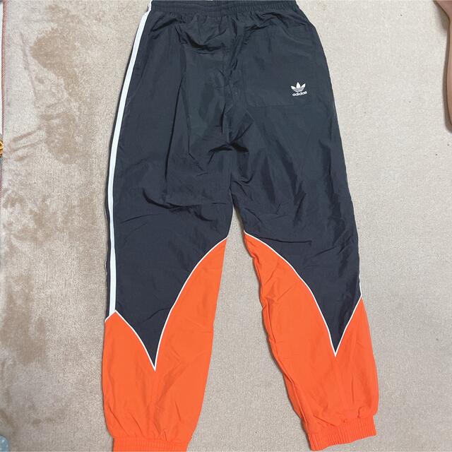 adidas(アディダス)のadidas(アディダスオリジナルス) トラックパンツ　ジョガーパンツ  XS メンズのパンツ(その他)の商品写真