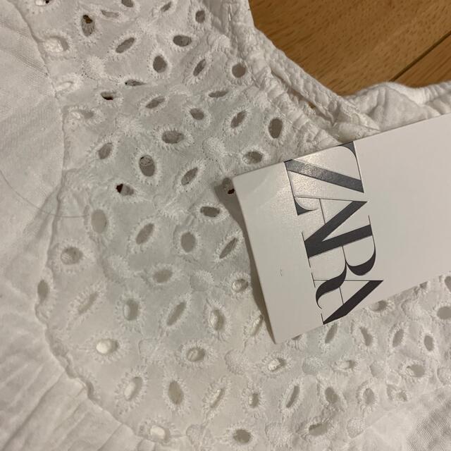 ZARA KIDS(ザラキッズ)のZARA 白　トップス　新品未使用品　値下げ キッズ/ベビー/マタニティのキッズ服女の子用(90cm~)(Tシャツ/カットソー)の商品写真