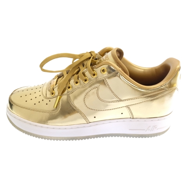 NIKE(ナイキ)のNIKE ナイキ AIR FORCE 1 iD METALLIC GOLD エアフォースワンiD スニーカー メタリックゴールド ゴールド メンズの靴/シューズ(スニーカー)の商品写真