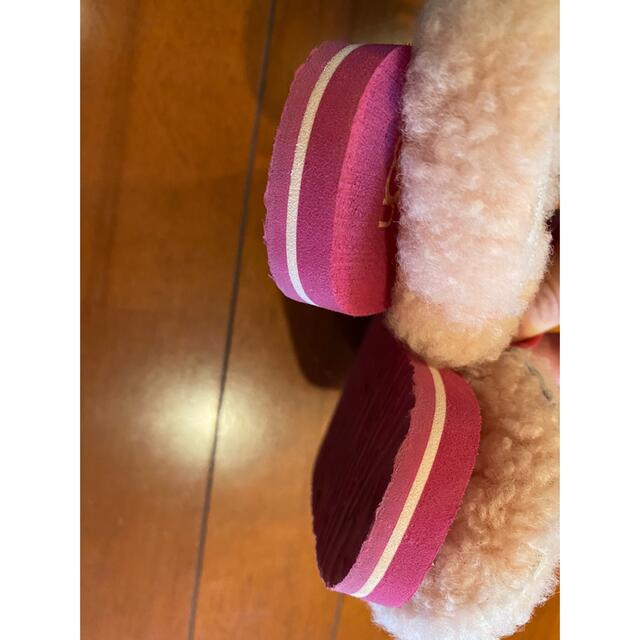 UGG(アグ)のUGG ベビー　ビーチサンダル キッズ/ベビー/マタニティのベビー靴/シューズ(~14cm)(サンダル)の商品写真