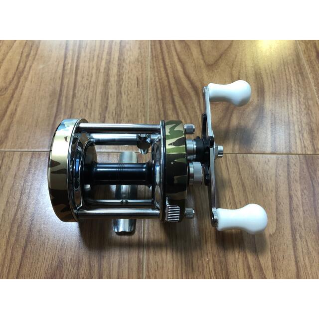 AbuGarcia(アブガルシア)のアンバサダー　オールド　6500C3 迷彩　レア品　カスタム有 スポーツ/アウトドアのフィッシング(リール)の商品写真