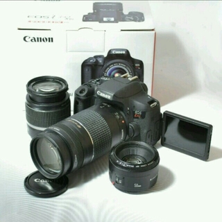 キヤノン(Canon)の❤300mm超望遠&Wi-Fi転送❤Kiss X8i トリプルセット❤自撮り❤(デジタル一眼)