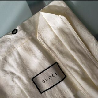 グッチ(Gucci)の【非売品】GUCCI 布製洋服カバー(ノベルティグッズ)