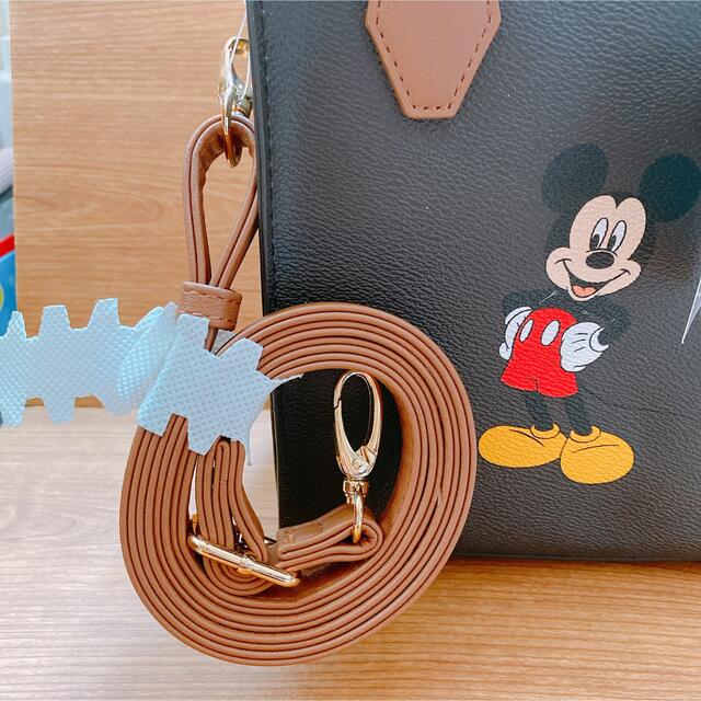 Disney(ディズニー)の【美品】ミッキーマウス　2WAYスクエアバッグ しまむら　ディズニー エンタメ/ホビーのおもちゃ/ぬいぐるみ(キャラクターグッズ)の商品写真