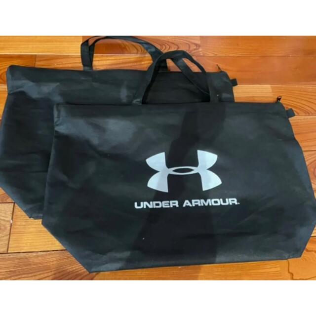 UNDER ARMOUR(アンダーアーマー)のアンダーアーマー  不織布　バッグ　2枚セット　黒 メンズのバッグ(トートバッグ)の商品写真