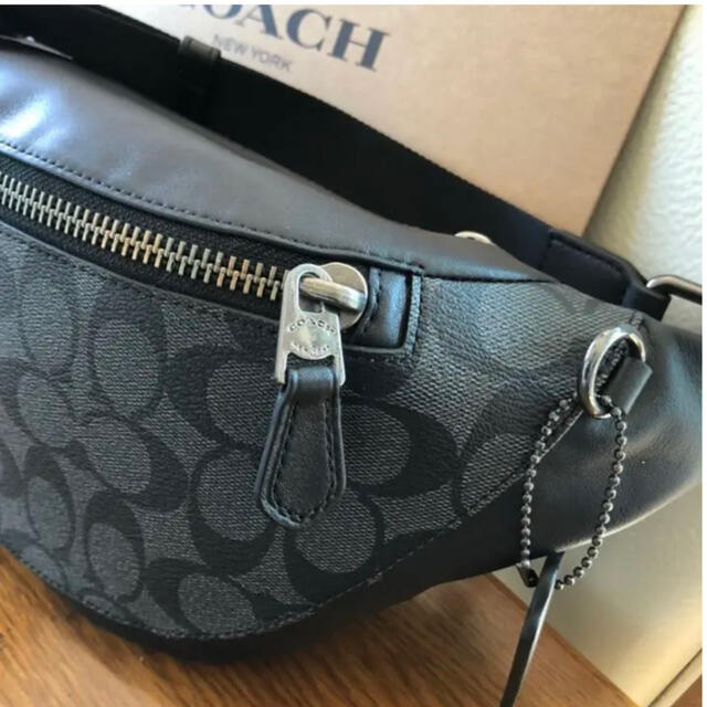 COACH(コーチ)のコーチ ボディバッグ メンズ COACH ウエストバッグ 斜め掛け シグネチャー メンズのバッグ(ボディーバッグ)の商品写真