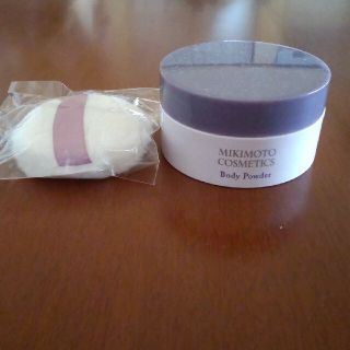 ミキモトコスメティックス(MIKIMOTO COSMETICS)のミキモトコスメティックスボディパウダー  パフ付き(ボディパウダー)