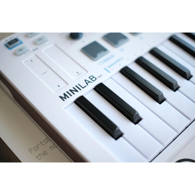 ARTURIA MiniLab Mk II MIDIキーボード 楽器のDTM/DAW(MIDIコントローラー)の商品写真