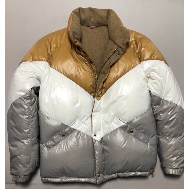 MONCLER(モンクレール)の極美品⭐︎ MONCLER ガムブルー リバーシブル ダウン（ハンガー付） メンズのジャケット/アウター(ダウンジャケット)の商品写真