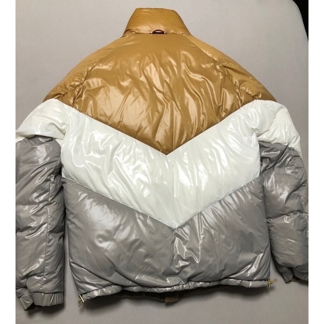 MONCLER(モンクレール)の極美品⭐︎ MONCLER ガムブルー リバーシブル ダウン（ハンガー付） メンズのジャケット/アウター(ダウンジャケット)の商品写真