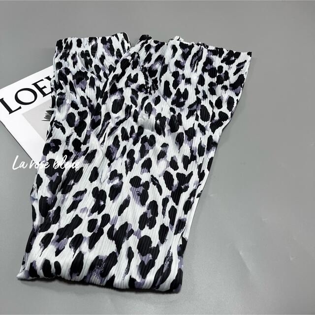 ZARA(ザラ)のレディース　レオパードプリーツパンツ レディースのパンツ(カジュアルパンツ)の商品写真