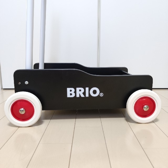 BRIO(ブリオ)のブリオ BRIO 手押し車 ブラック キッズ/ベビー/マタニティのおもちゃ(手押し車/カタカタ)の商品写真