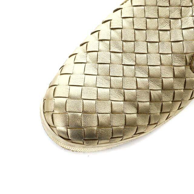 Bottega Veneta(ボッテガヴェネタ)のボッテガヴェネタ イントレチャート スリッポン 38 25.0cm ゴールド色 メンズの靴/シューズ(スリッポン/モカシン)の商品写真