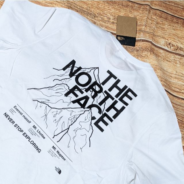 THE NORTH FACE(ザノースフェイス)のザ・ノースフェイス 半袖Tシャツ WH マウンテンアウトライン メンズのトップス(Tシャツ/カットソー(半袖/袖なし))の商品写真