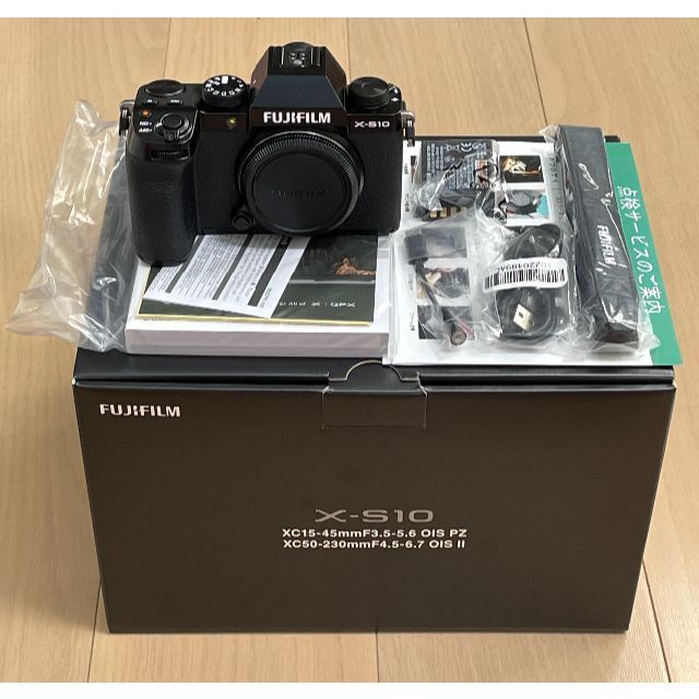 富士フイルム(フジフイルム)の【美品】富士フイルム FUJIFILM X-S10 ボディ スマホ/家電/カメラのカメラ(ミラーレス一眼)の商品写真