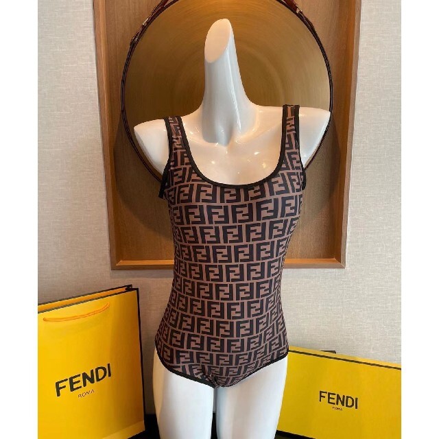 人気を誇る マルチカラーLycra® スイムスーツ リバーシブル