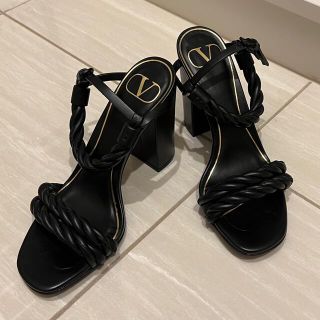 ヴァレンティノ(VALENTINO)のヴァレンティノ　サンダル　34サイズ(サンダル)