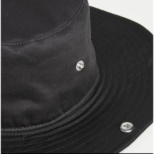 Adam et Rope'(アダムエロぺ)の☆新品・未使用☆ GANNI  ロゴ　バケットハット　ブラック レディースの帽子(ハット)の商品写真