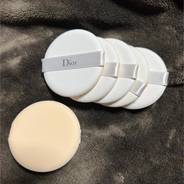 Dior(ディオール)のDior クッションファンデーション用パフ6個 コスメ/美容のメイク道具/ケアグッズ(パフ・スポンジ)の商品写真