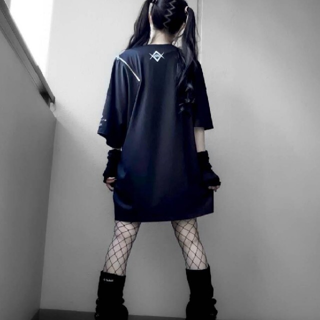 CIVARIZE(シヴァーライズ)のレフレム 💙negiコラボ💙制服少女ジップTシャツ💙ショップ限定商品💙黒 レディースのトップス(Tシャツ(半袖/袖なし))の商品写真