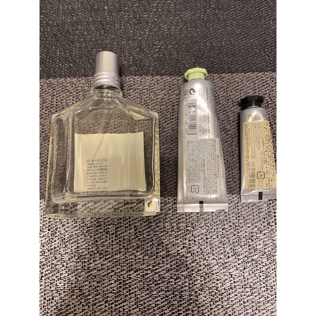 L'OCCITANE(ロクシタン)のロクシタン　香水　グリーンティー　ハンドクリームセット コスメ/美容の香水(ユニセックス)の商品写真